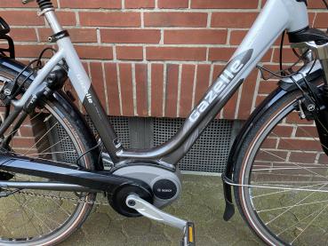 NUR 700km Gazelle Orange E-Bike Damen 49cm