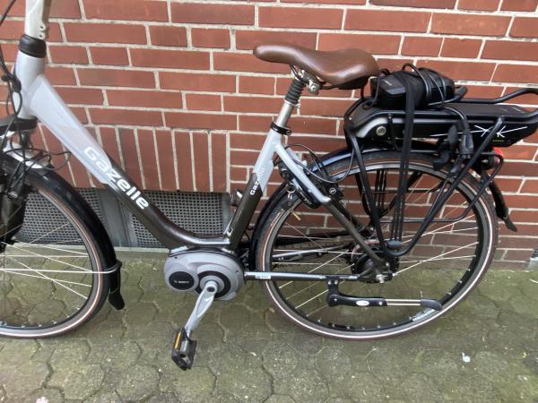 NUR 700km Gazelle Orange E-Bike Damen 49cm